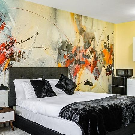 Private Hallandale Beach Studio Wbath Walking Distance To The Beach Pool Free Parking Exterior foto
