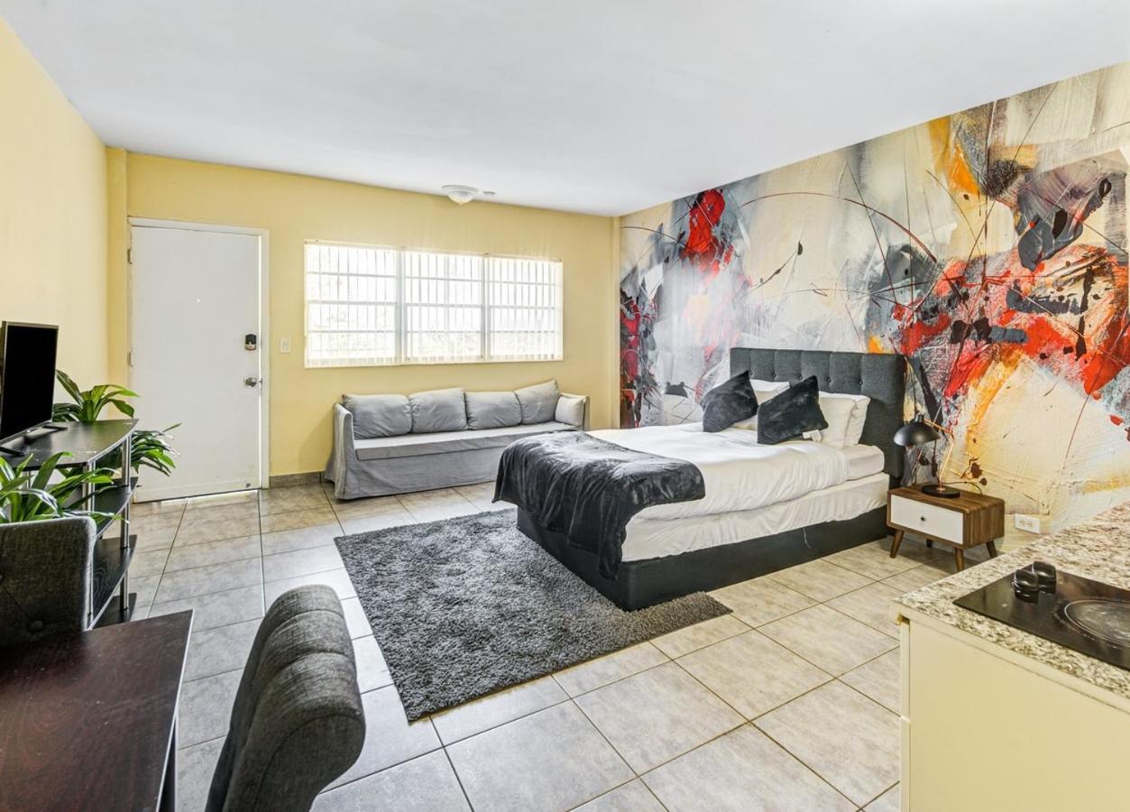 Private Hallandale Beach Studio Wbath Walking Distance To The Beach Pool Free Parking Exterior foto